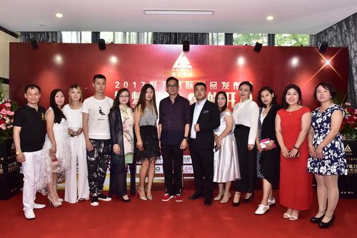 8年互联网老兵分享：自媒体创业周入两万的实操经验